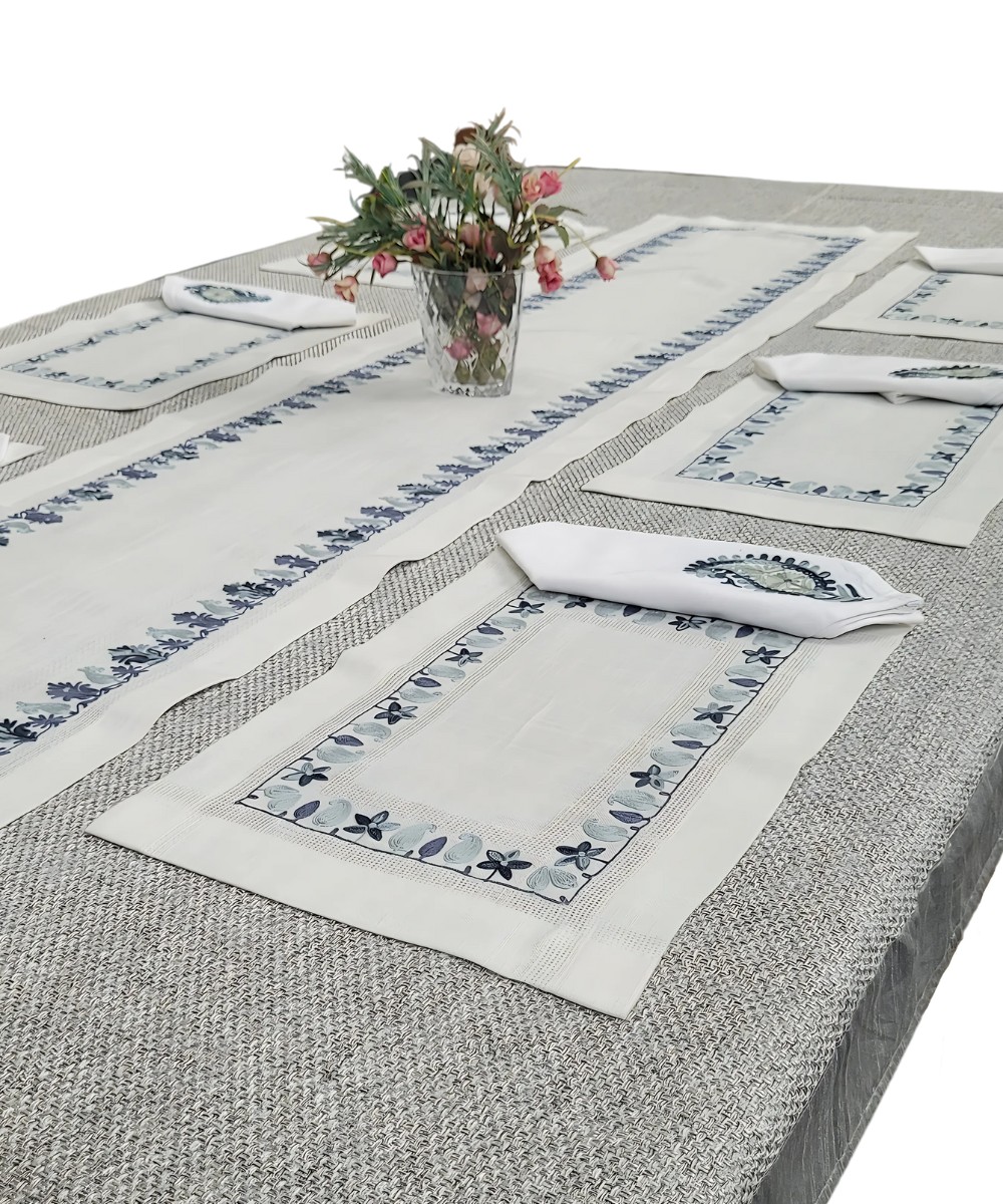 Table Runner Placemats & Aari