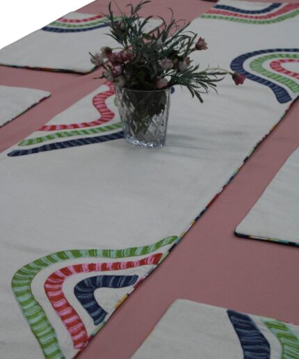 Table Runner & Placemats Aari
