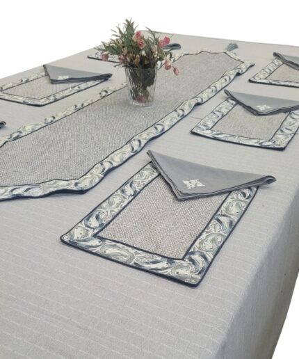Table Runner & Placements