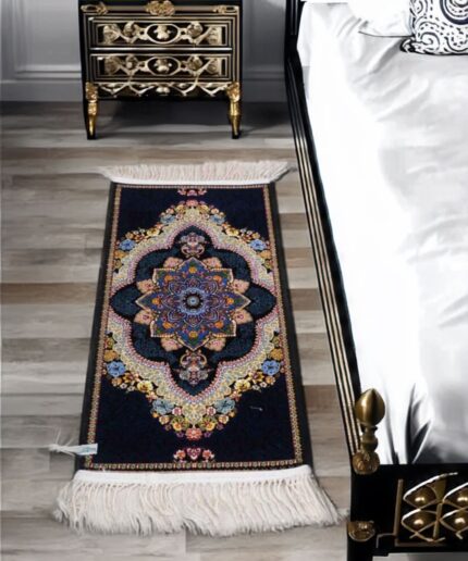 Oriental Woollen Carpet (1.5' x 3.5' Ft)