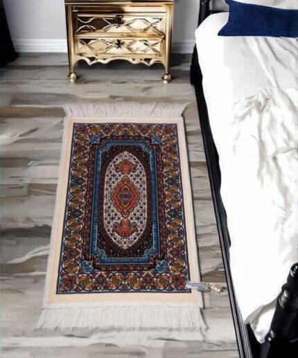 Oriental Woollen Carpet (1.5' x 3' Ft)