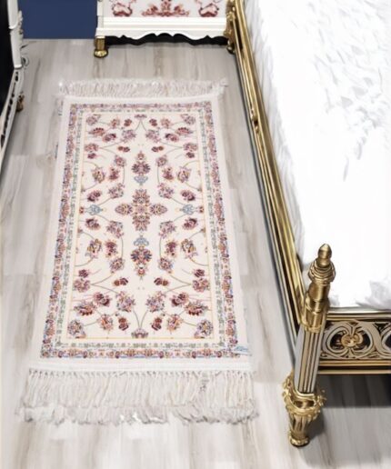 Floral Woollen Carpet (1.5' x 3.5' Ft.)