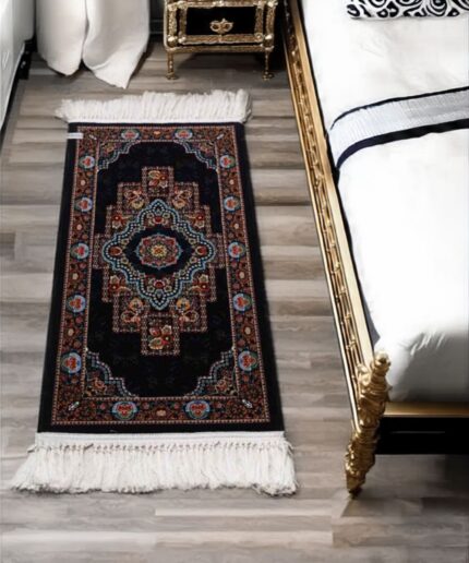 Oriental Woolen Carpet (1.5' x 3.5' Ft.)