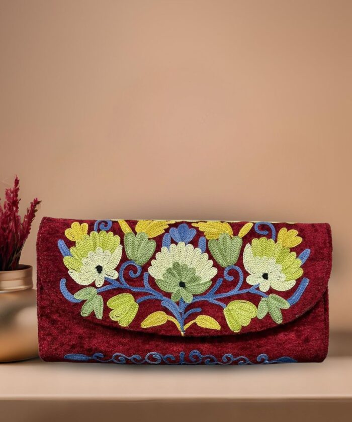 Clutch Aari Velvet - Image 1