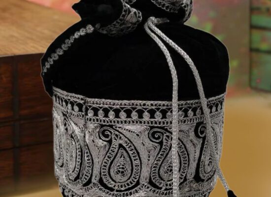 velvet-potli Black